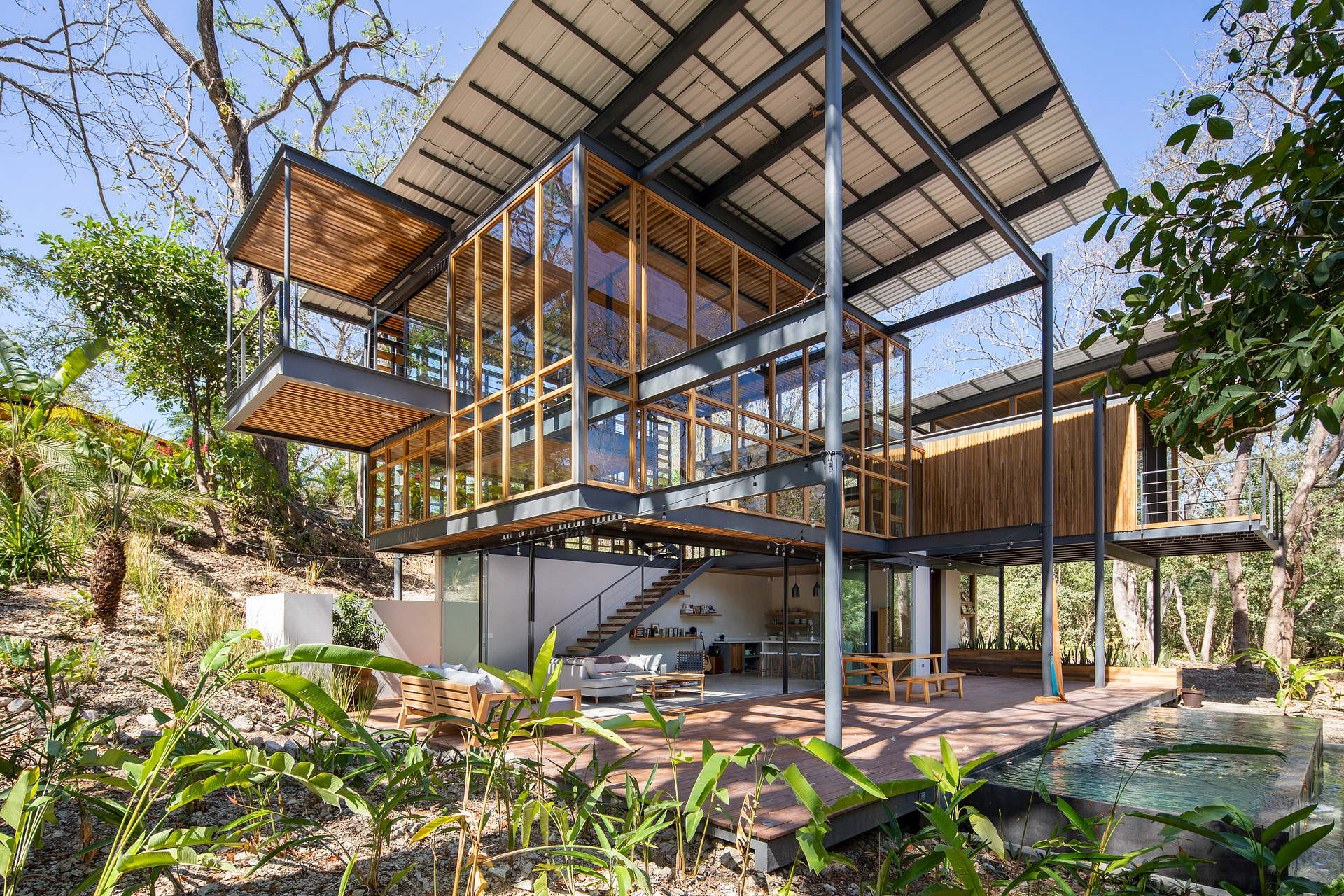 Jungle Frame House by Studio Saxe
